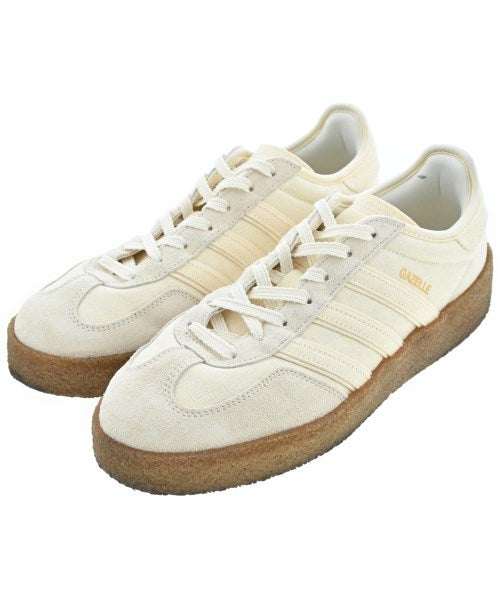 adidas 運動鞋