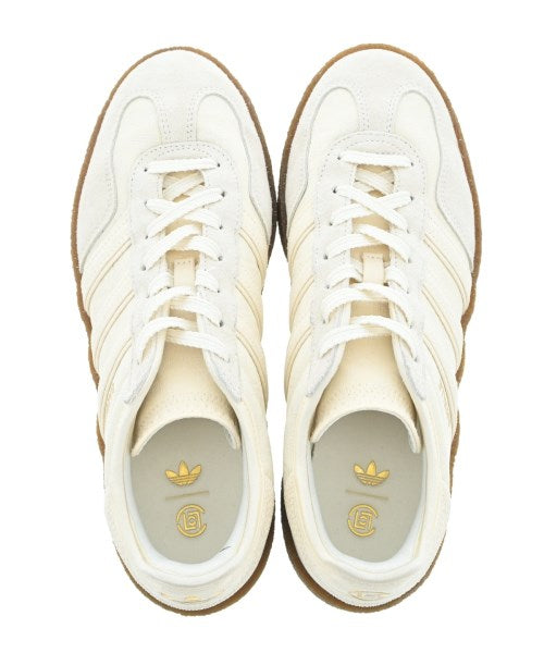 adidas 運動鞋