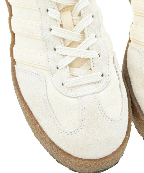 adidas 運動鞋