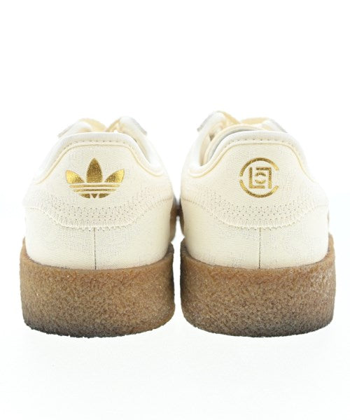 adidas 運動鞋