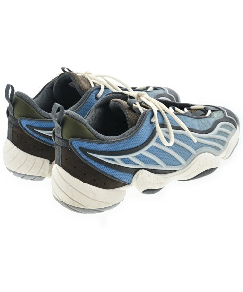 adidas 運動鞋