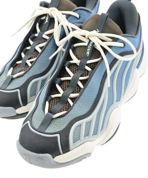adidas 運動鞋
