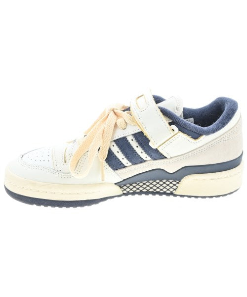 adidas 運動鞋