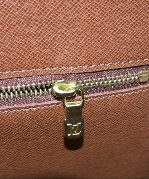 LOUIS VUITTON 肩背包