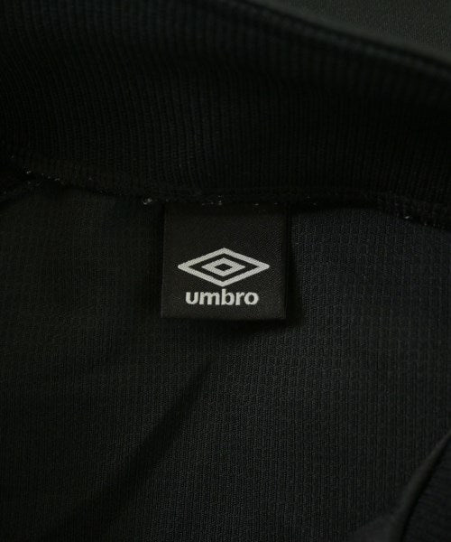 UMBRO T恤/上衣