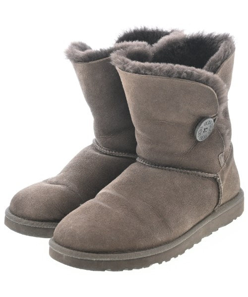 UGG 靴子
