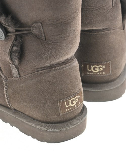 UGG 靴子