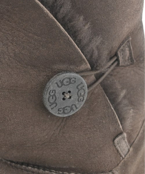 UGG 靴子