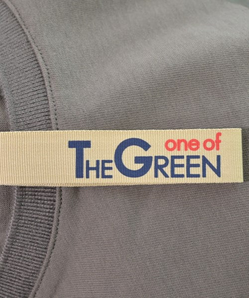 one of the green 無袖上衣
