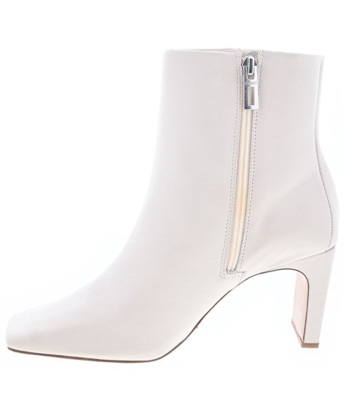 SCHUTZ 靴子
