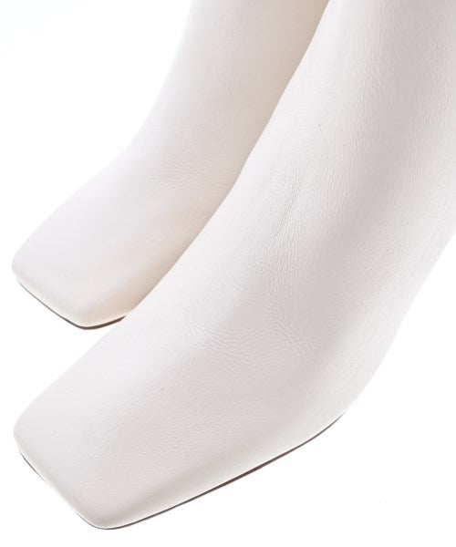 SCHUTZ 靴子