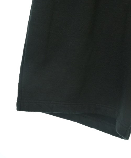 EMOTIONALLY UNAVAILABLE 短