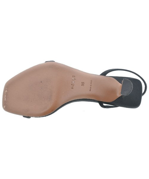 Neous 涼鞋