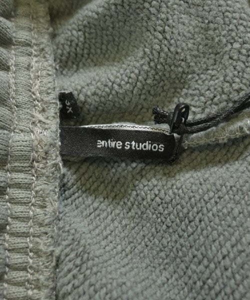 ENTIRE STUDIOS 運動