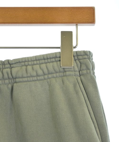 ENTIRE STUDIOS 運動