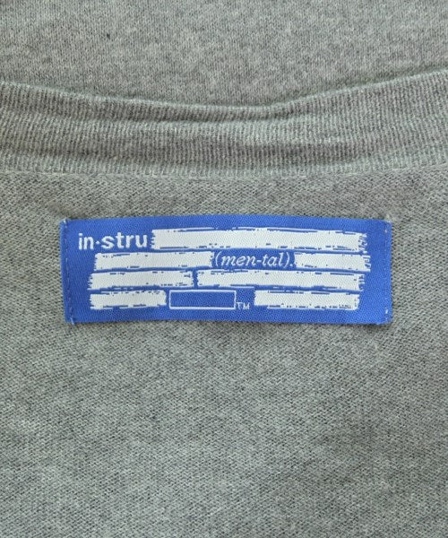 in・stru(men-tal). 開襟衫
