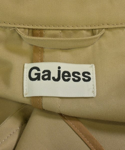 Gajess 支撐領外套
